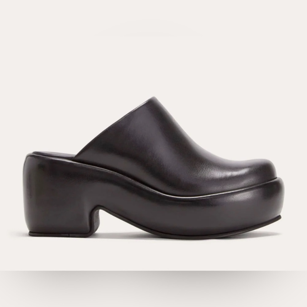 Everlane Puffa Clogs Black Leather Mules - AS IS